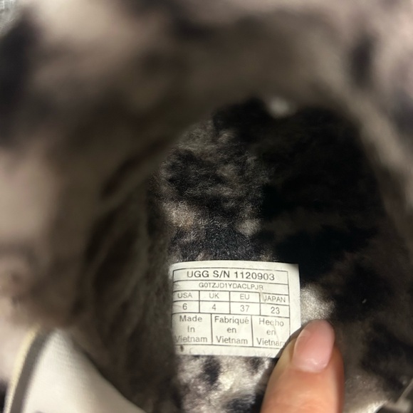 UGG Fluff yeah slide - Picture 3 of 5